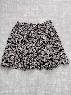 BRANDY MELVILLE daisy print mini skirt